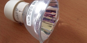 lampu proyektor non laser